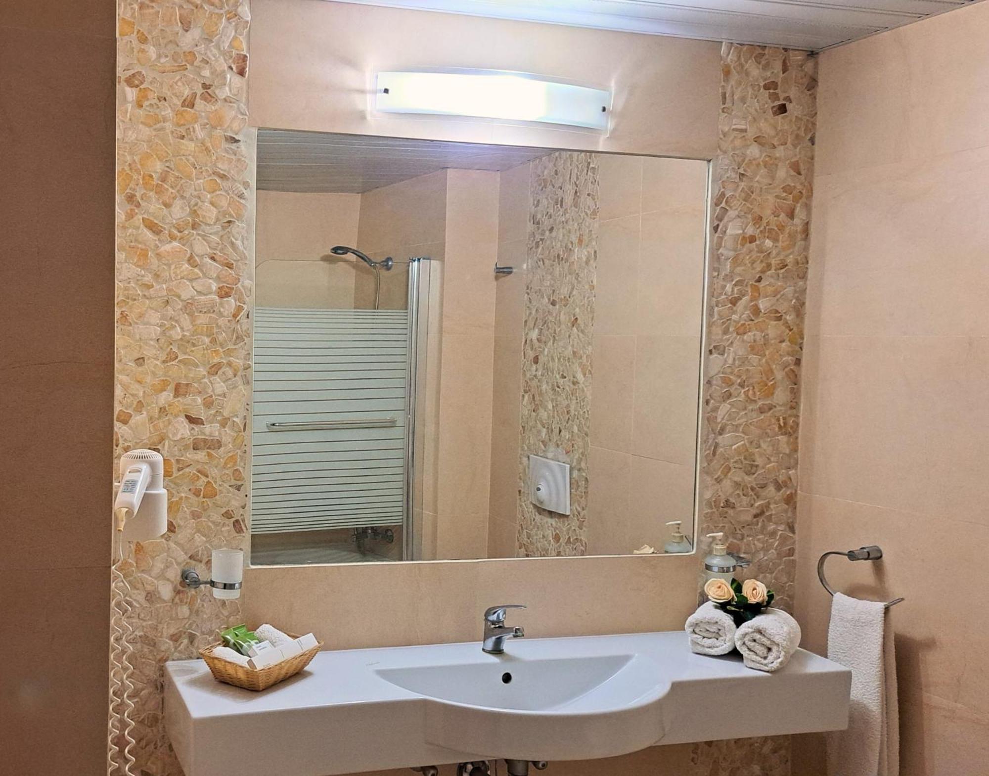 Hotel Astron Princess カルパトス エクステリア 写真