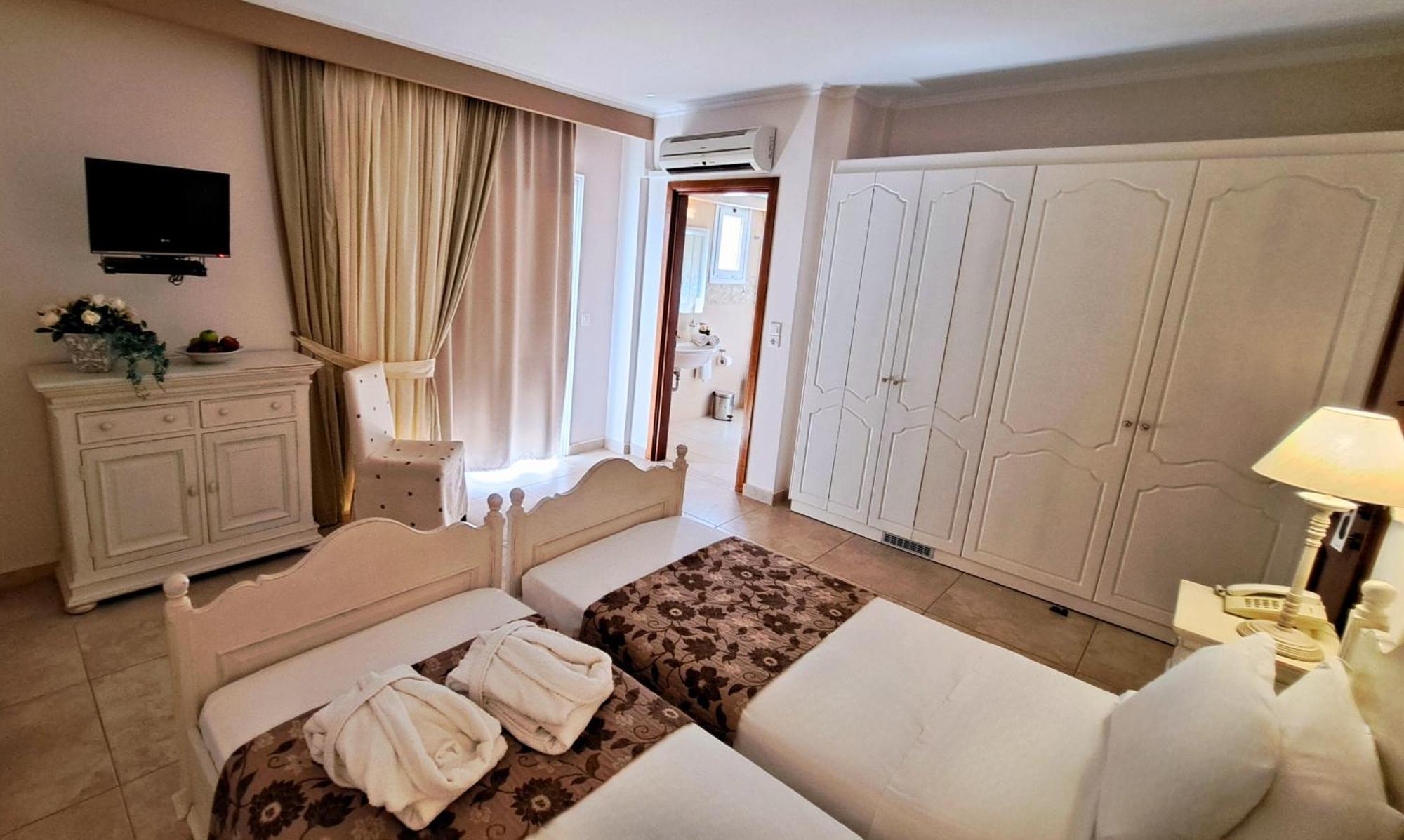 Hotel Astron Princess カルパトス エクステリア 写真