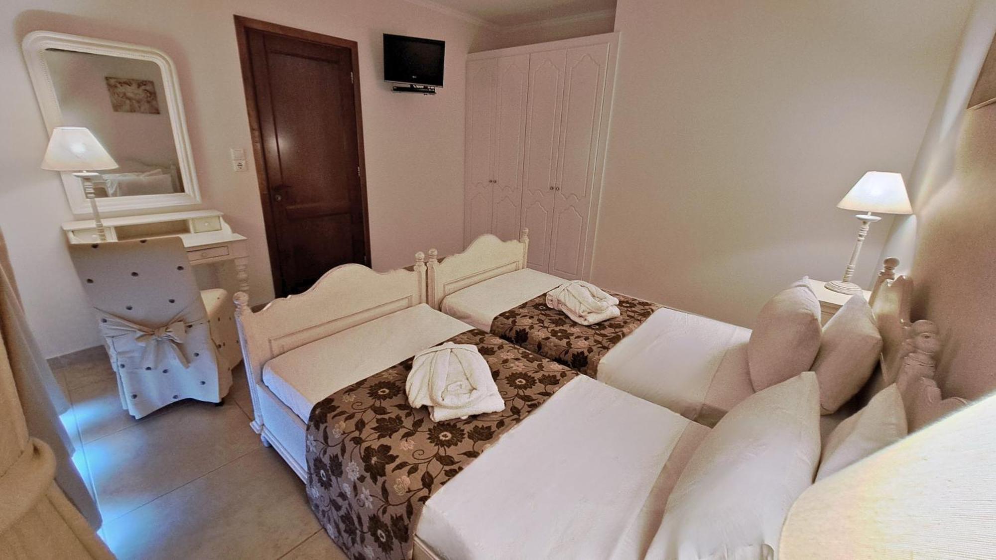 Hotel Astron Princess カルパトス エクステリア 写真