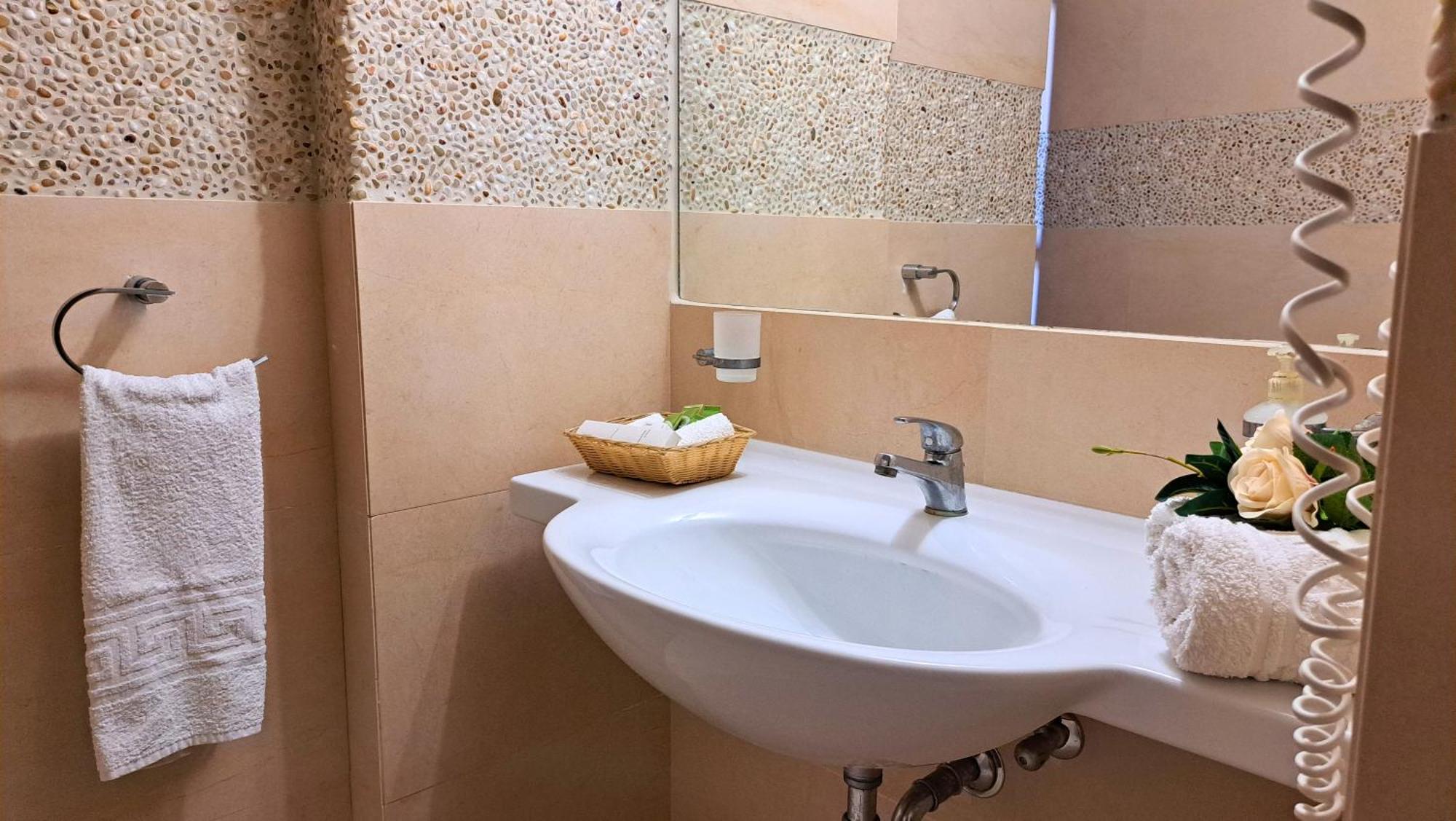 Hotel Astron Princess カルパトス エクステリア 写真